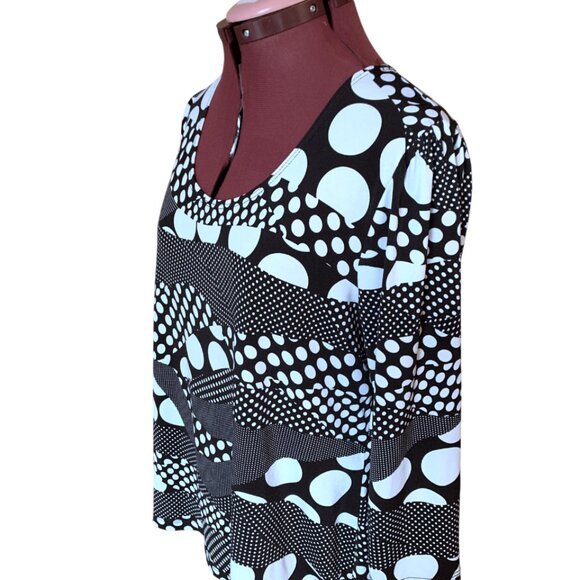 Chic Black & White Abstract Polka Dot Tunic Top – Size large - Picture 3 of 8